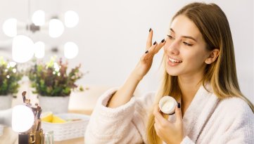 Skincare e ritmo circadiano: a che ora applicare cosa?