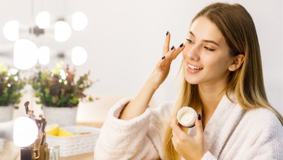 Skincare e ritmo circadiano: a che ora applicare cosa?